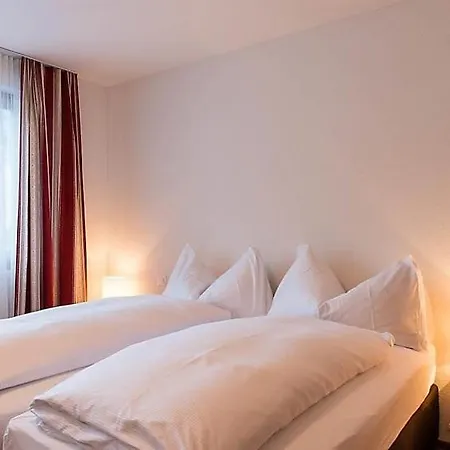 Sleeps 6 Wifi アパート